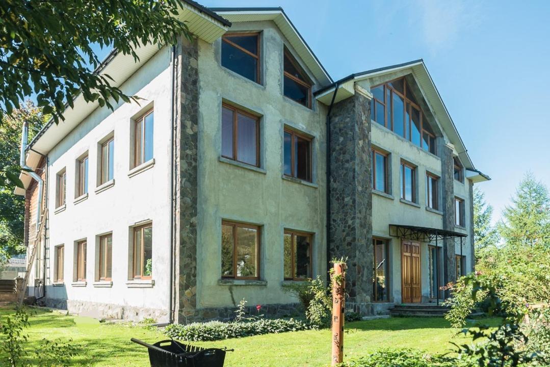 Старе Подвір'Я Verkhovyna Exterior photo